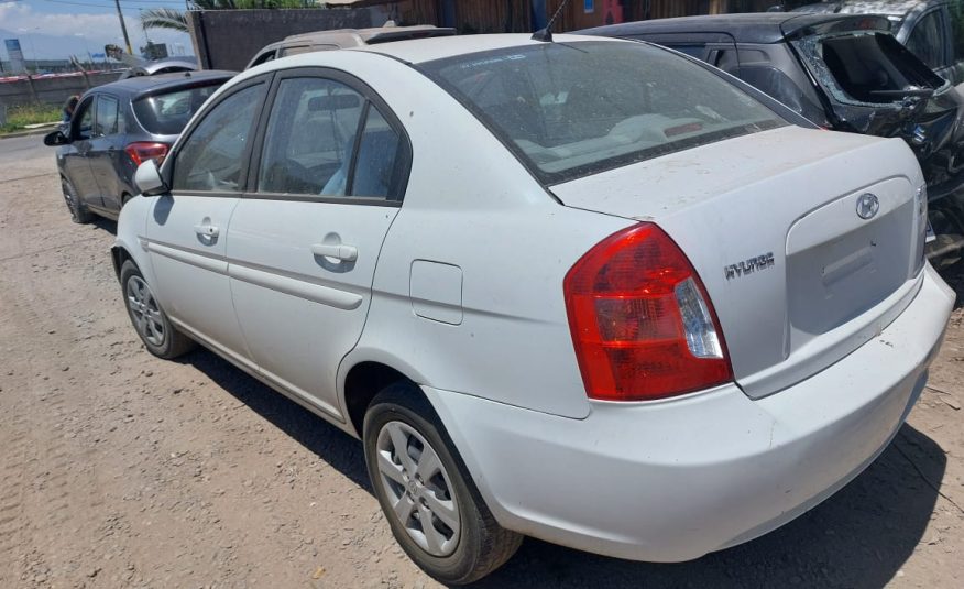 HYUNDAI ACCENT 2010