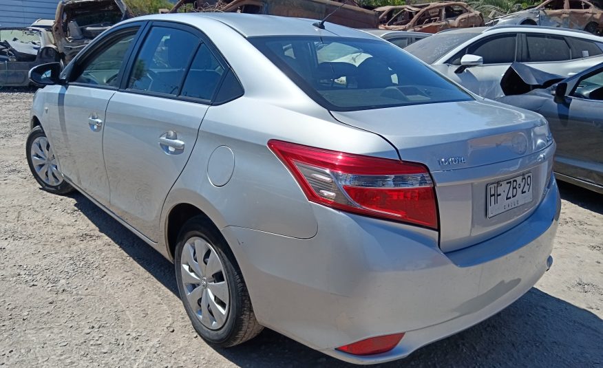 TOYOTA YARIS 2015