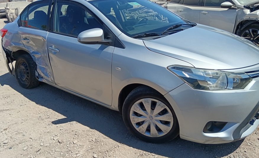 TOYOTA YARIS 2015