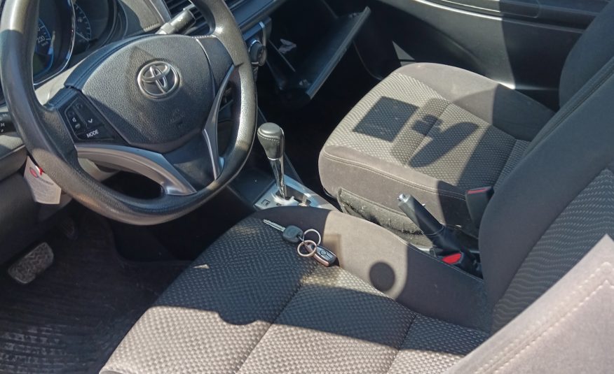 TOYOTA YARIS 2015