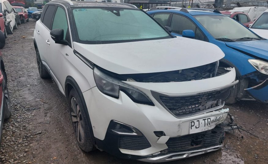 PEUGEOT 5008 2021