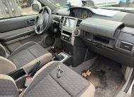 NISSAN X TRAIL –
