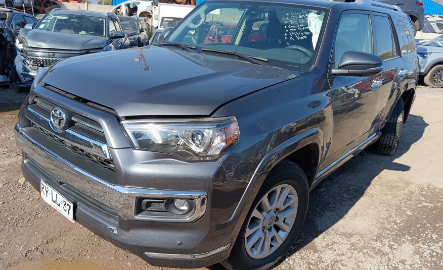 TOYOTA 4RUNNER –