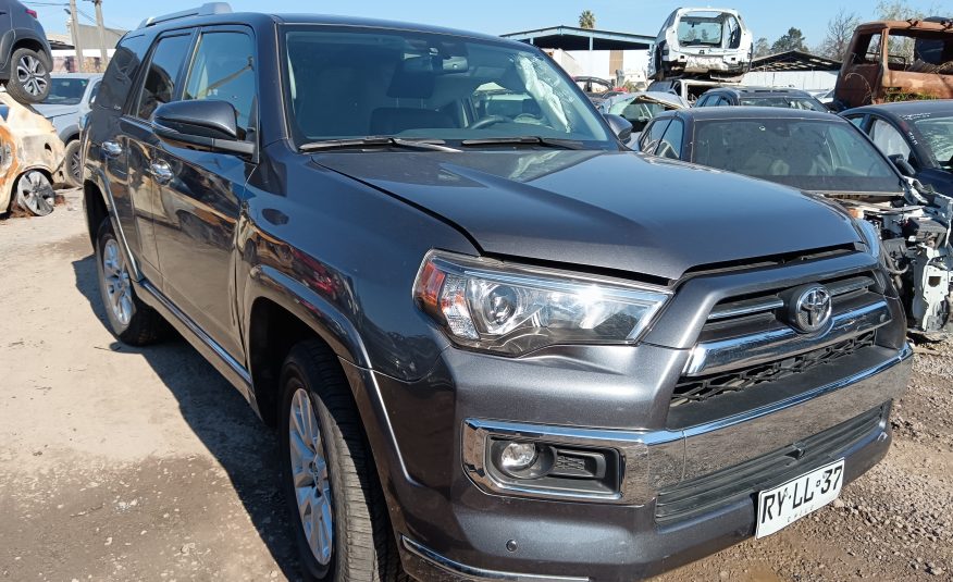 TOYOTA 4RUNNER –