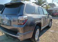TOYOTA 4RUNNER –