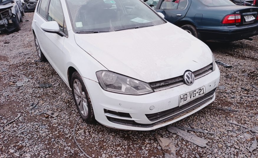 VOLKSWAGEN GOLF 2015