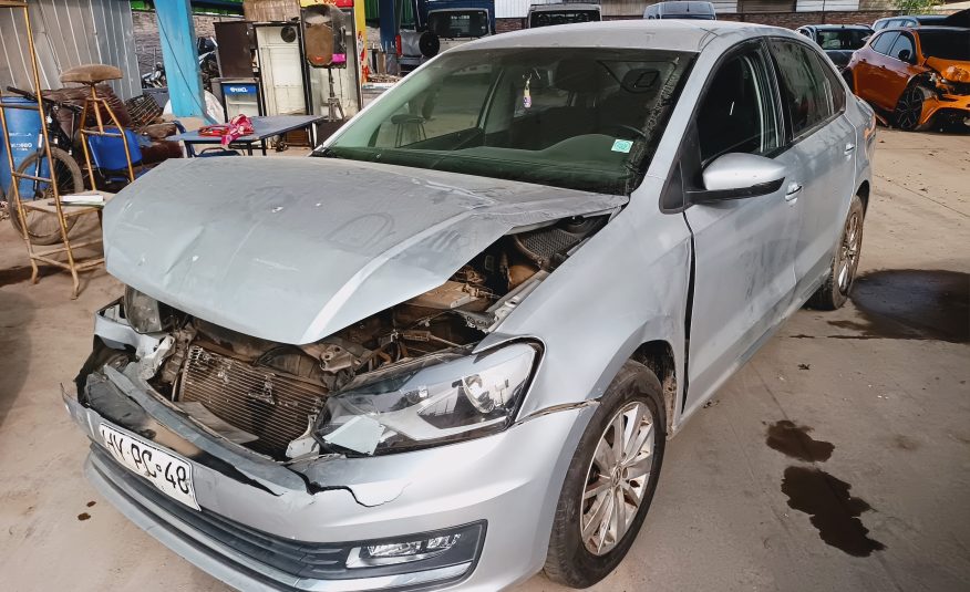 VOLKSWAGEN POLO 2016