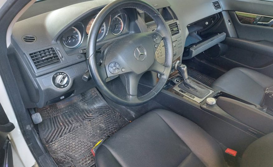 MERCEDES BENZ C300 2010