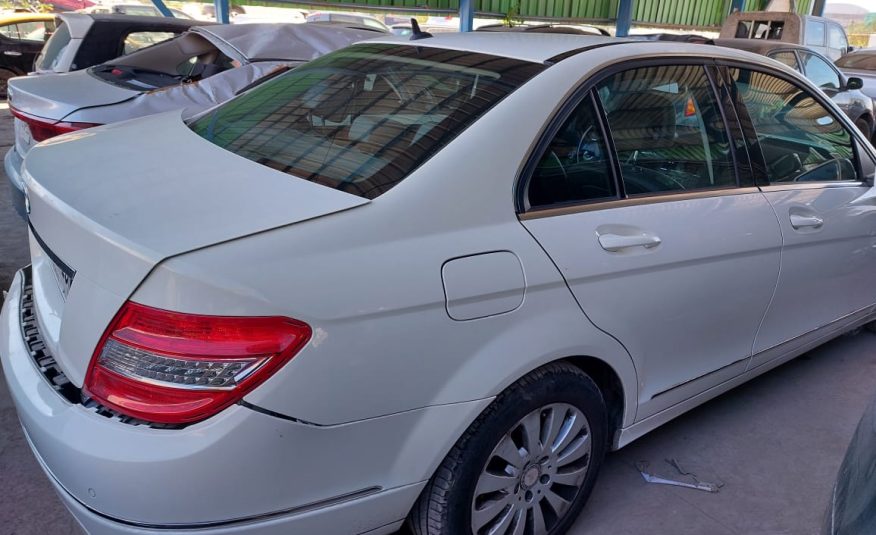 MERCEDES BENZ C300 2010