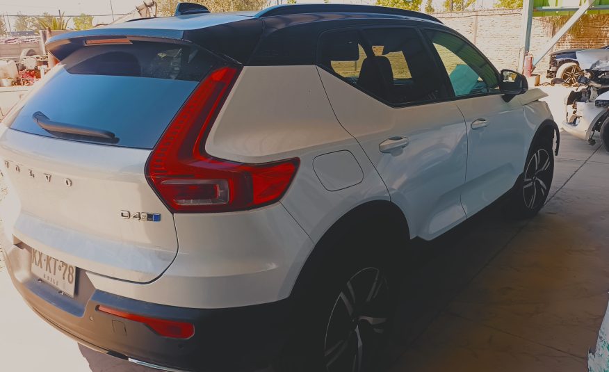 VOLVO XC40 2019