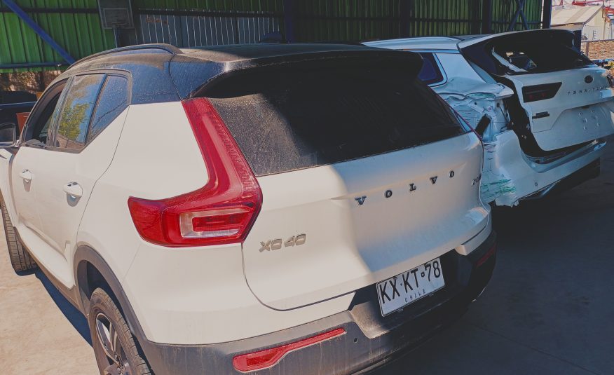 VOLVO XC40 2019