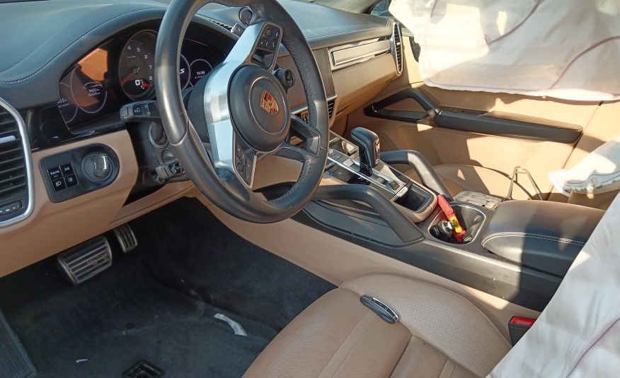 PORSCHE CAYENNE 2021