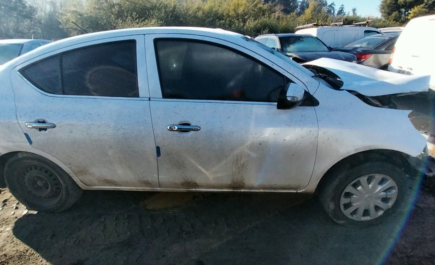 NISSAN VERSA 2019