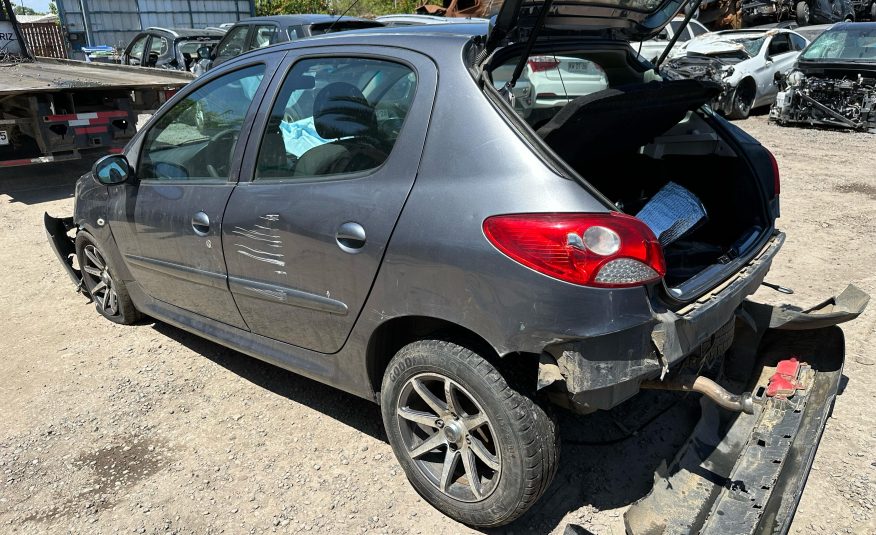 PEUGEOT 207 2010