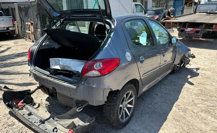 PEUGEOT 207 2010