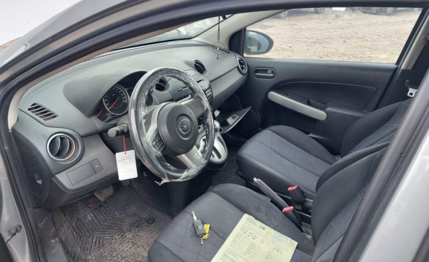 MAZDA 2 2013