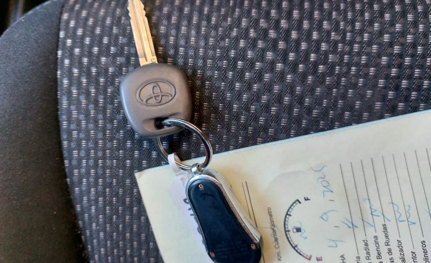 TOYOTA YARIS 2015