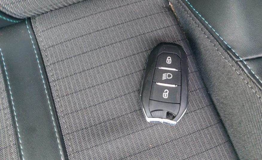 PEUGEOT 208 2022