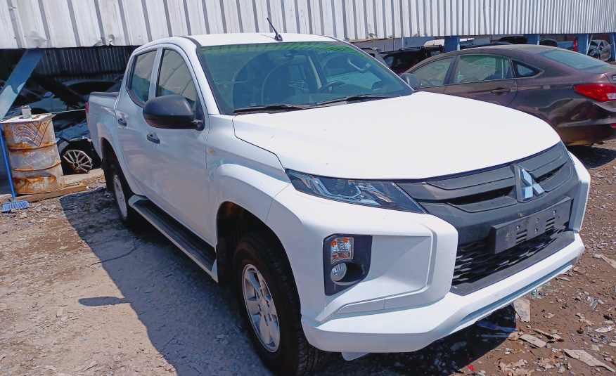 MITSUBISHI L 200 2024