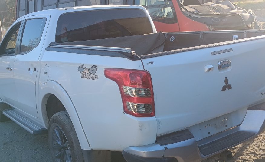 MITSUBISHI L 200 2016