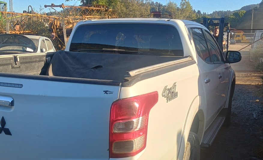 MITSUBISHI L 200 2016