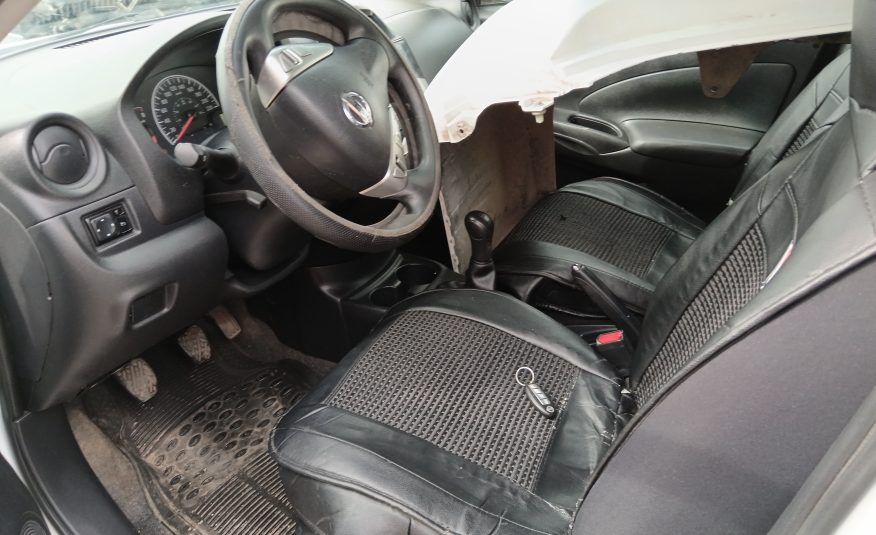 NISSAN VERSA 2015