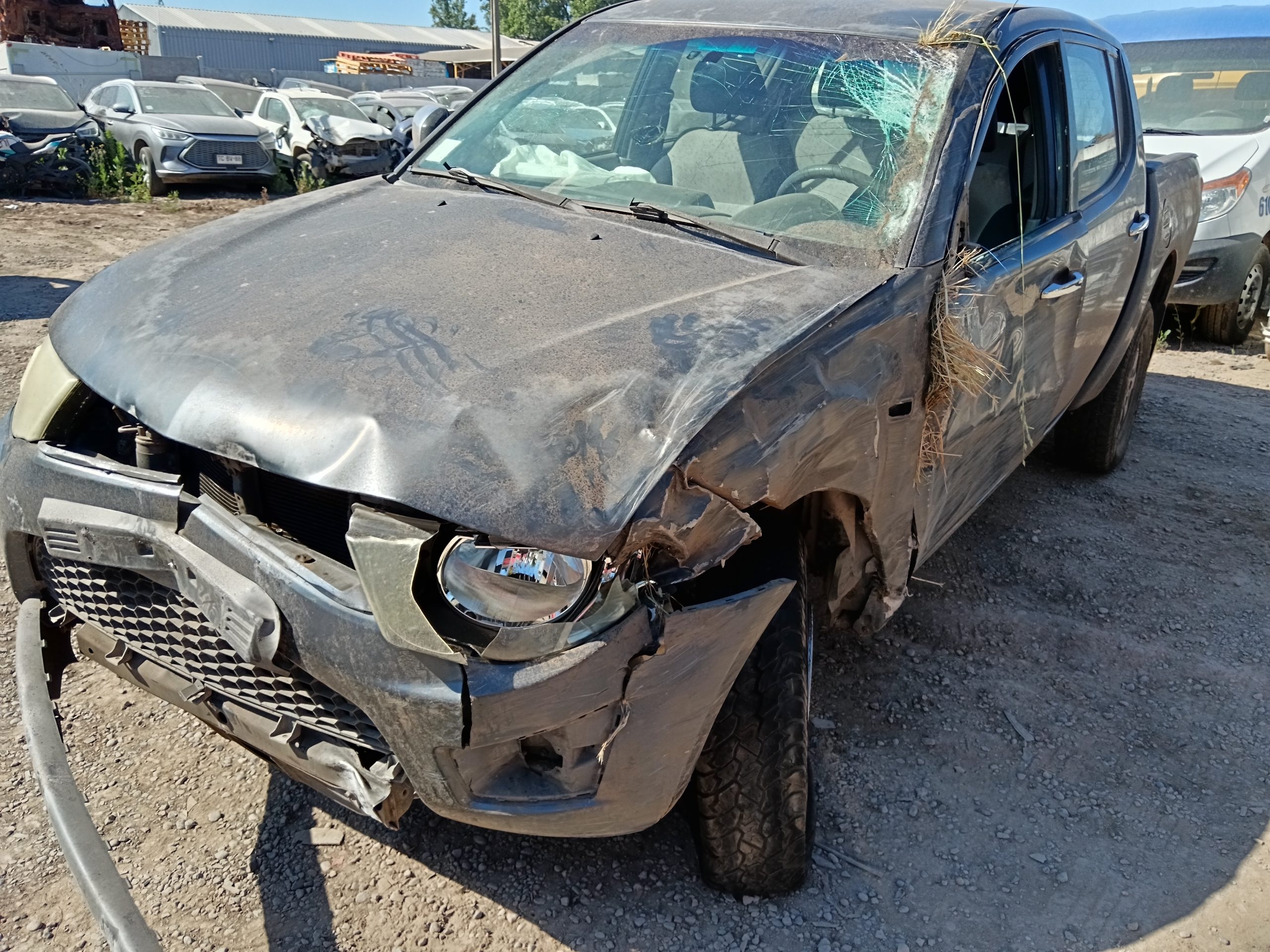 MITSUBISHI L 200 –