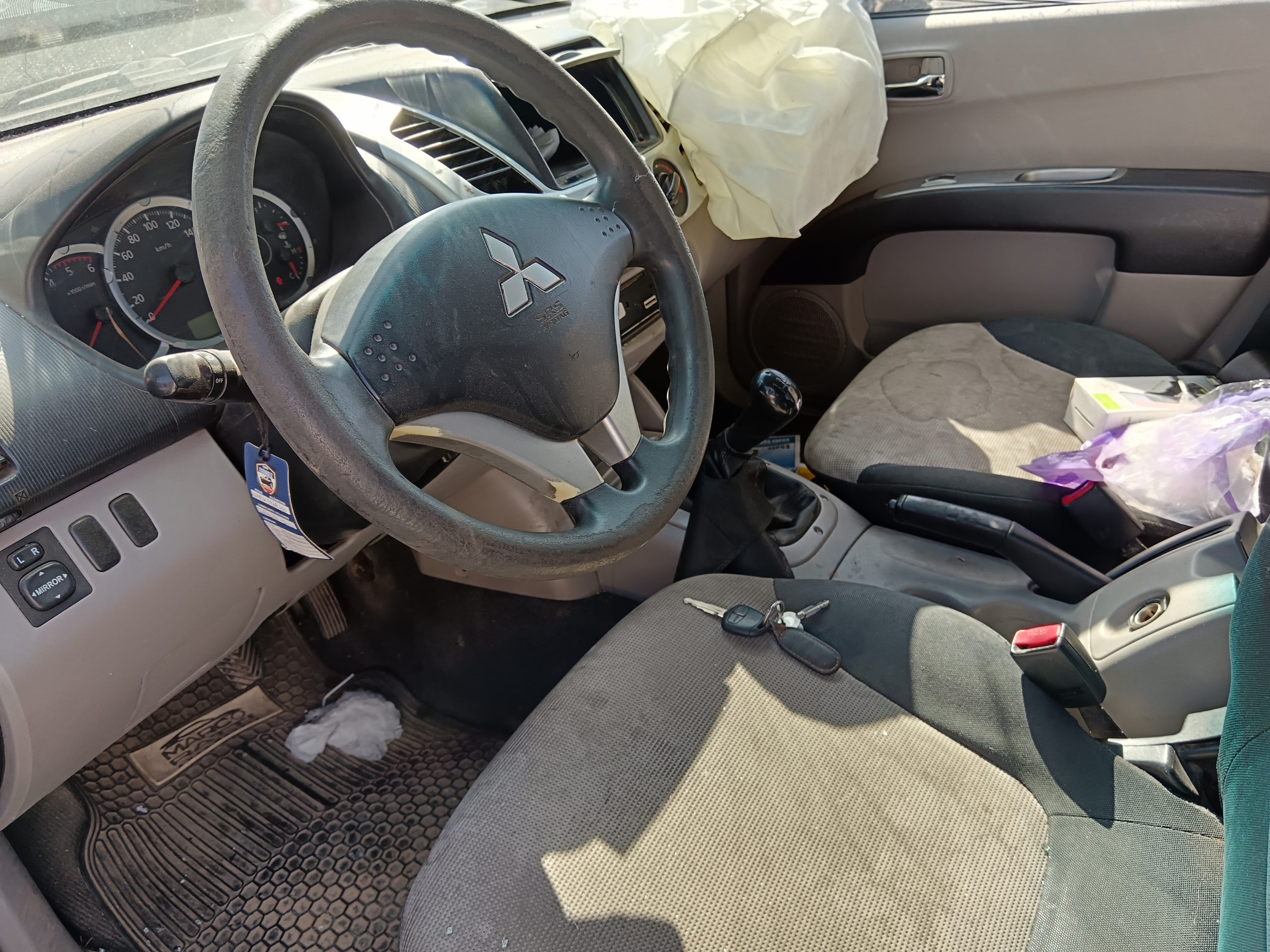 MITSUBISHI L 200 –