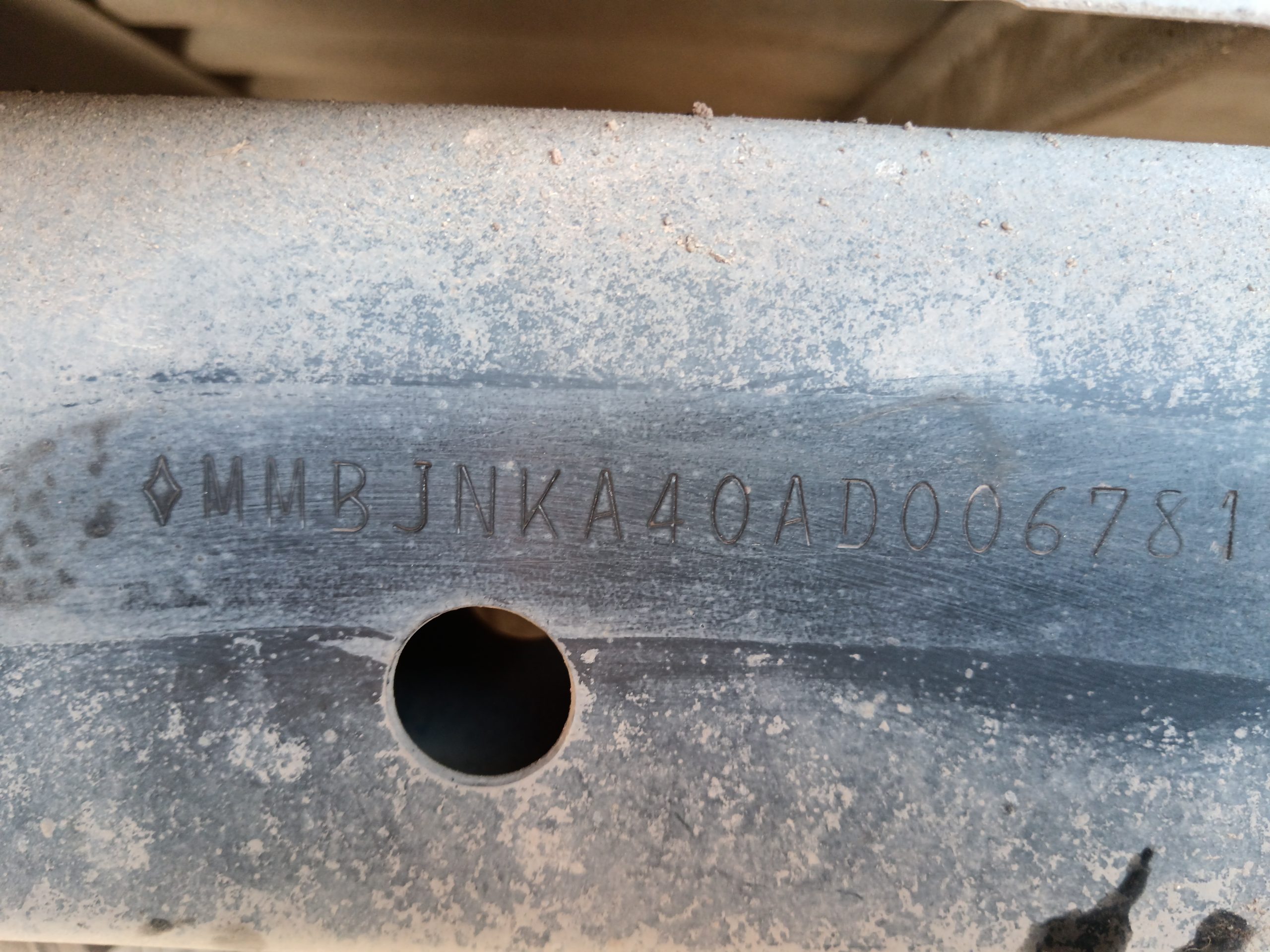 MITSUBISHI L 200 –