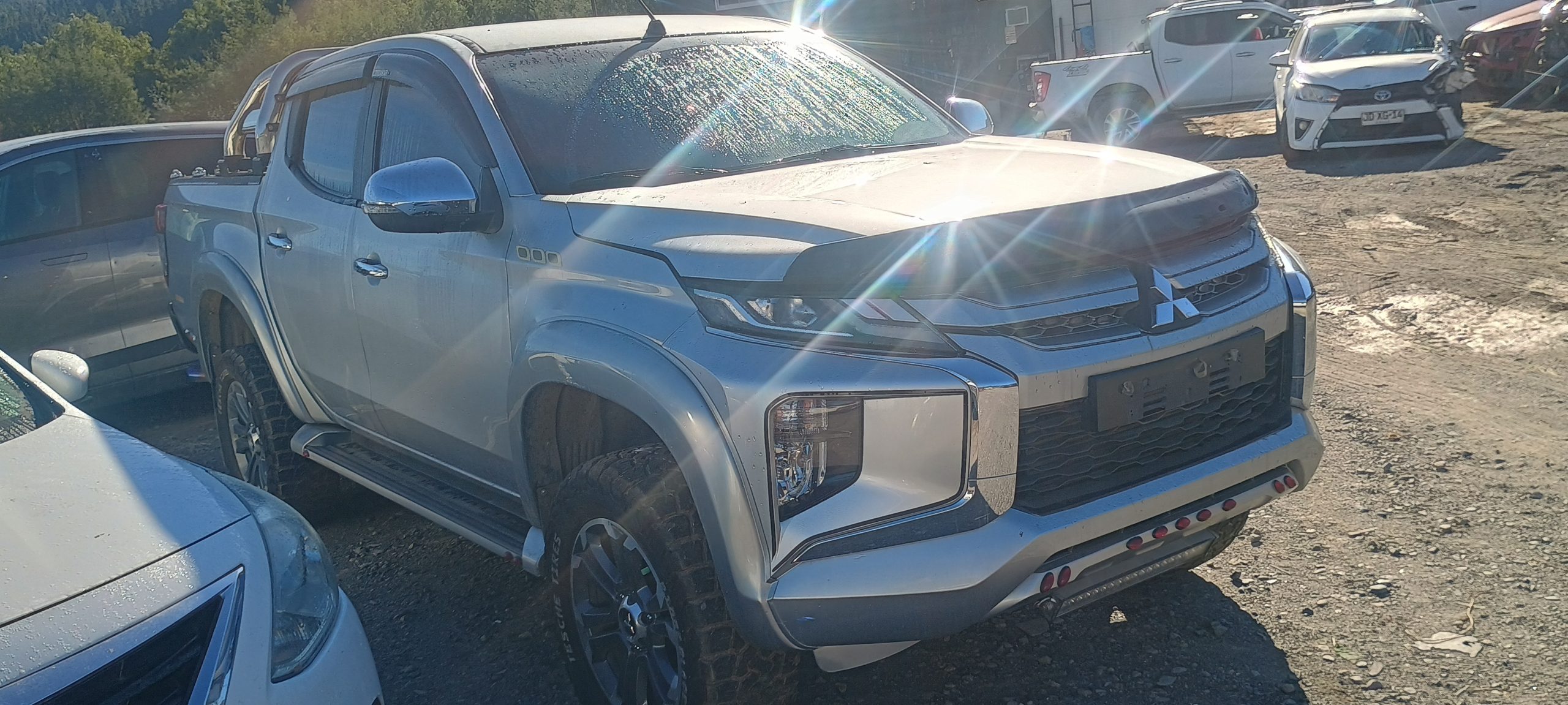 MITSUBISHI L 200 2020