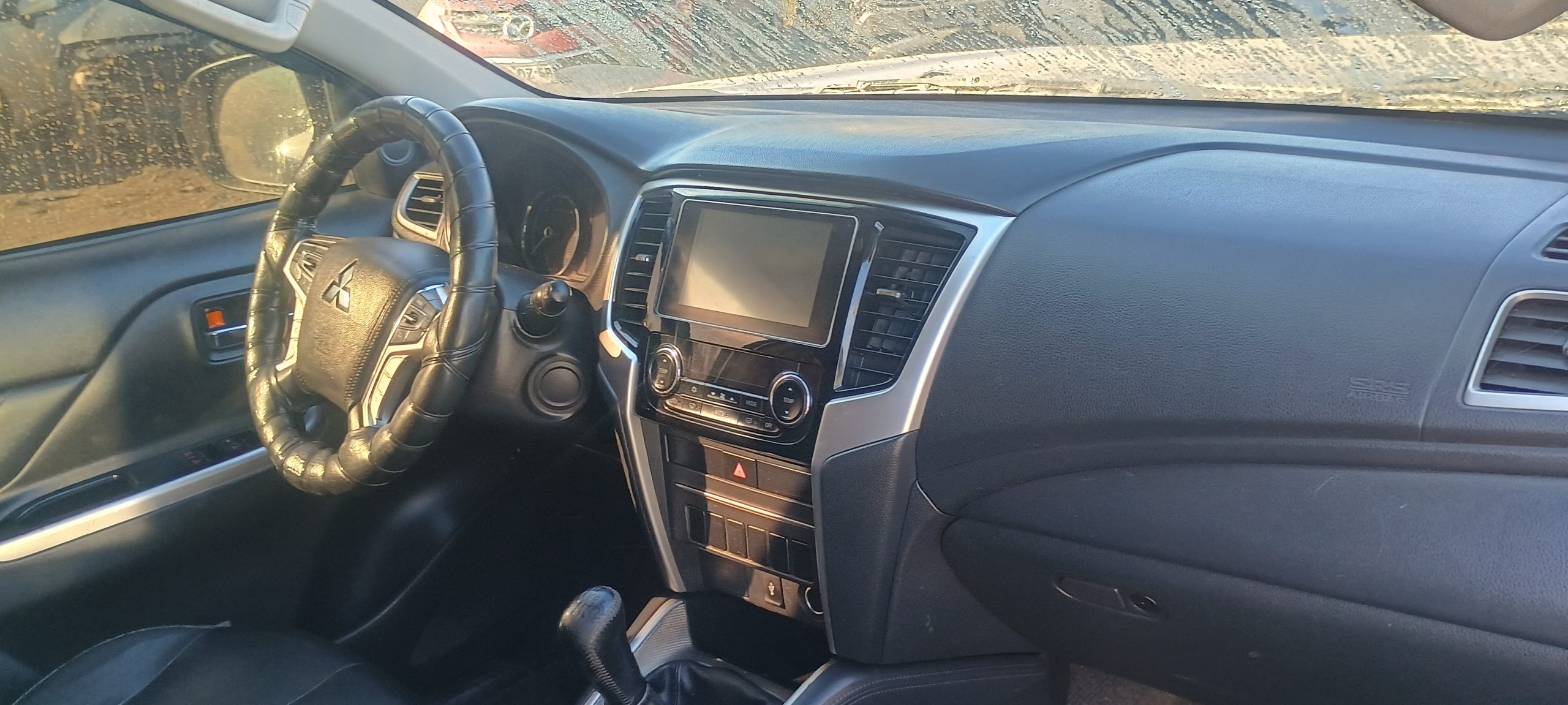 MITSUBISHI L 200 2020