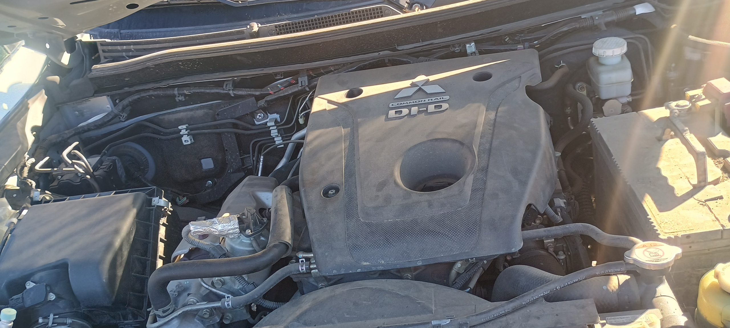 MITSUBISHI L 200 2020