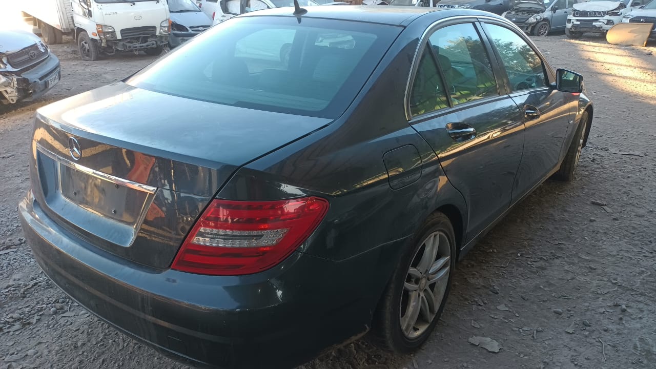 MERCEDES BENZ C180 2012