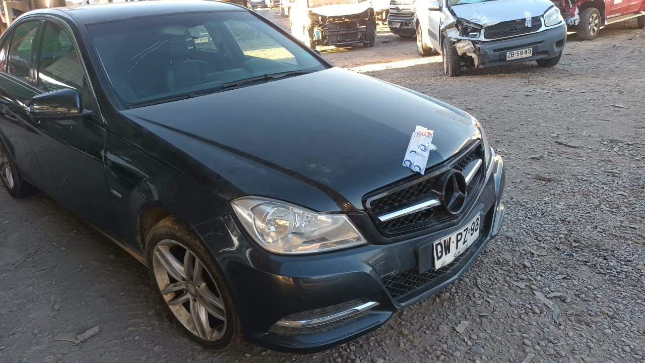 MERCEDES BENZ C180 2012