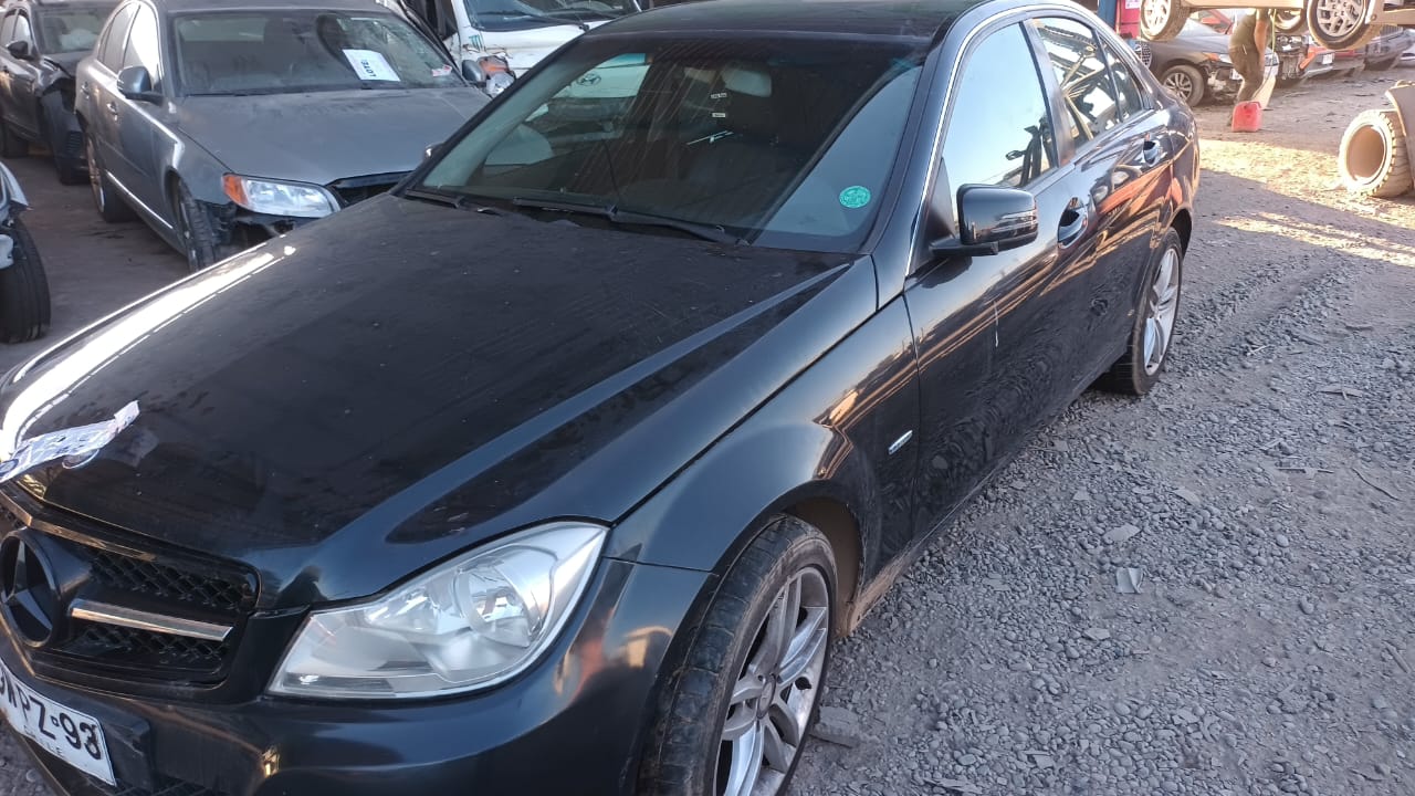 MERCEDES BENZ C180 2012