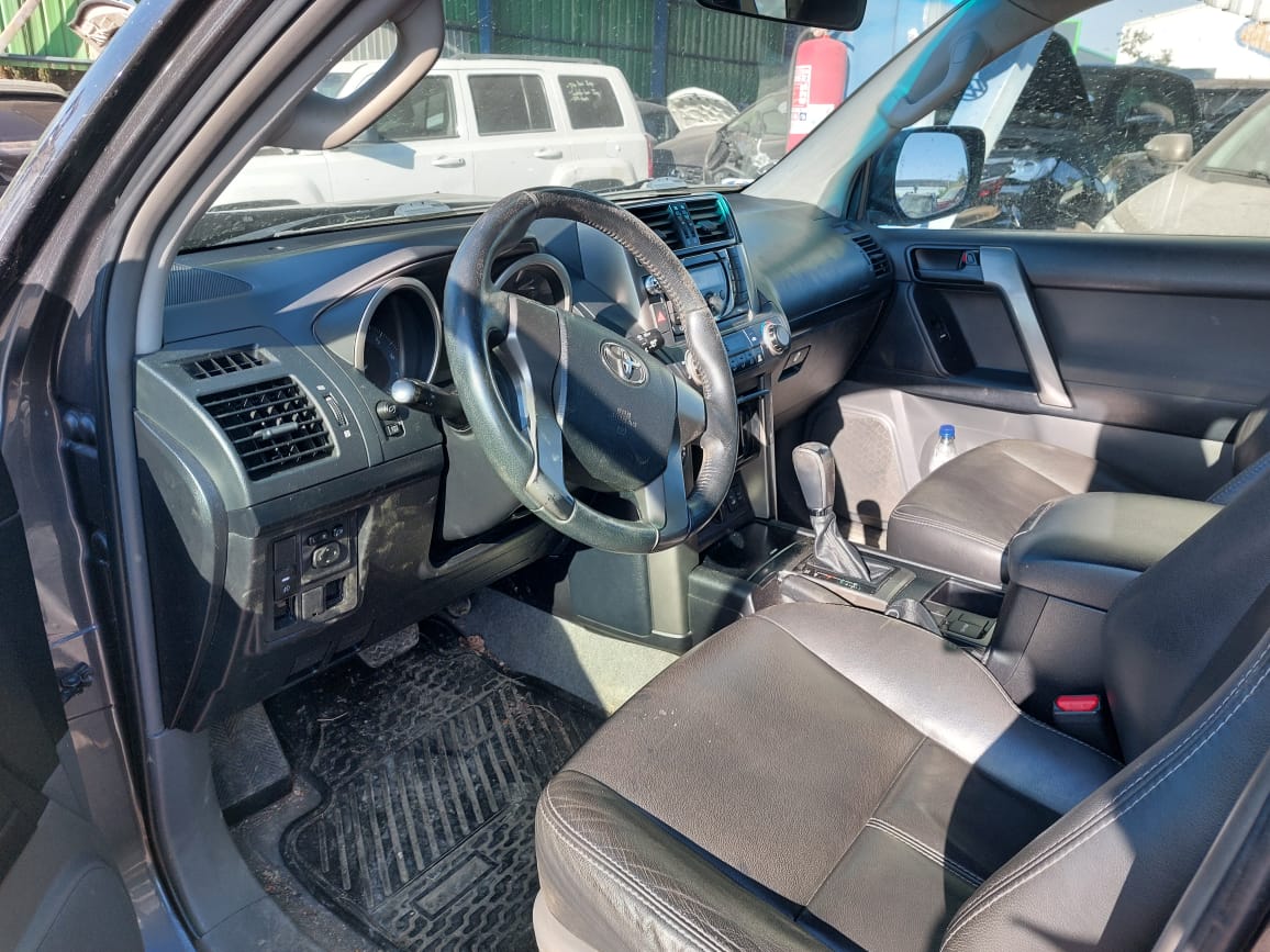 TOYOTA LAND CRUISER 2012