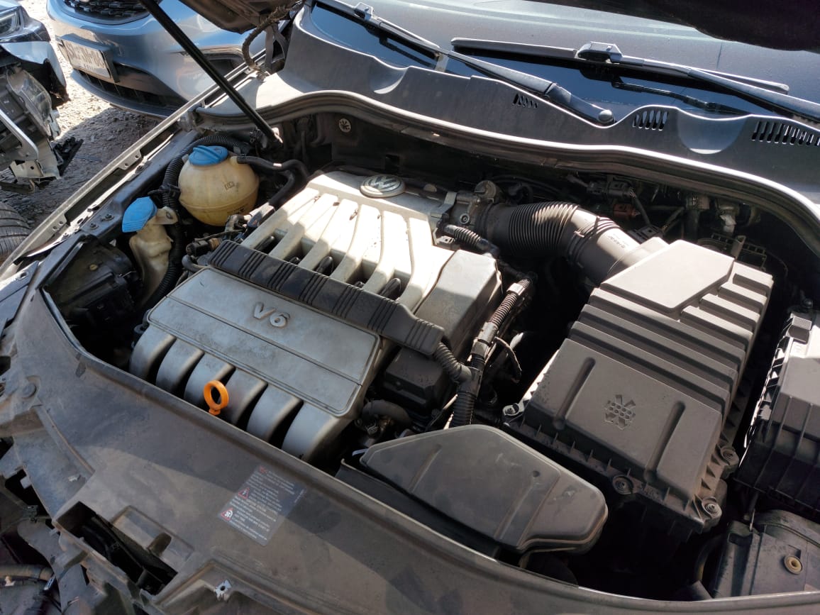 VOLKSWAGEN PASSAT 2009