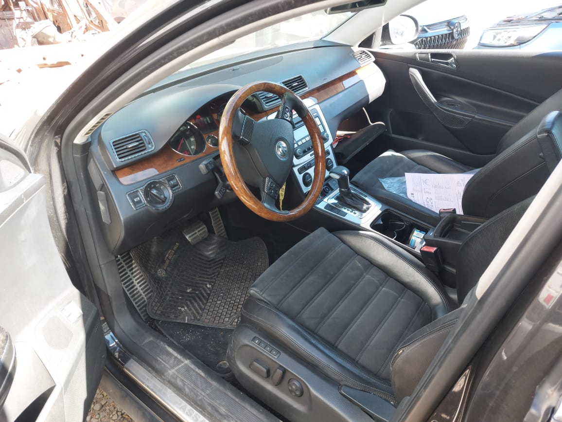 VOLKSWAGEN PASSAT 2009