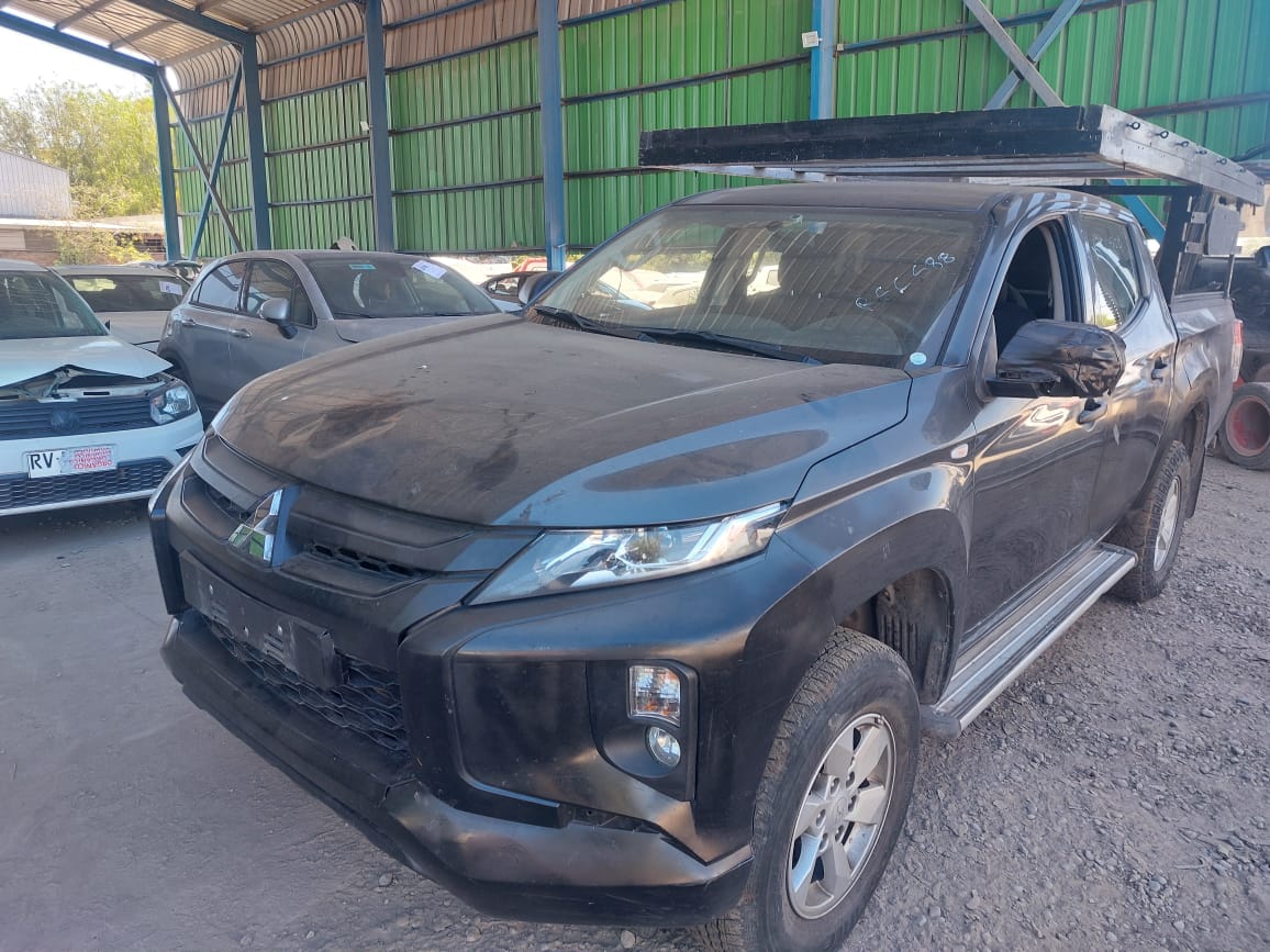 MITSUBISHI L 200 0000