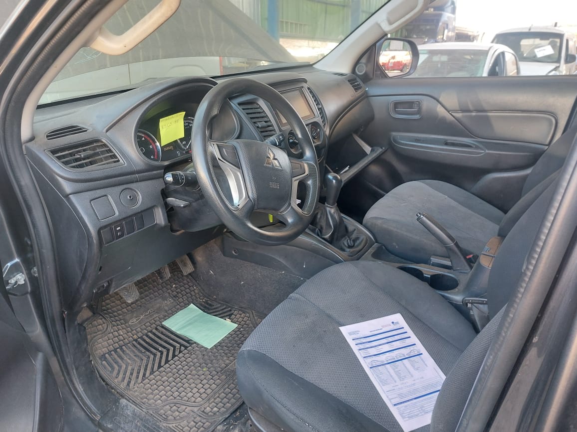 MITSUBISHI L 200 0000