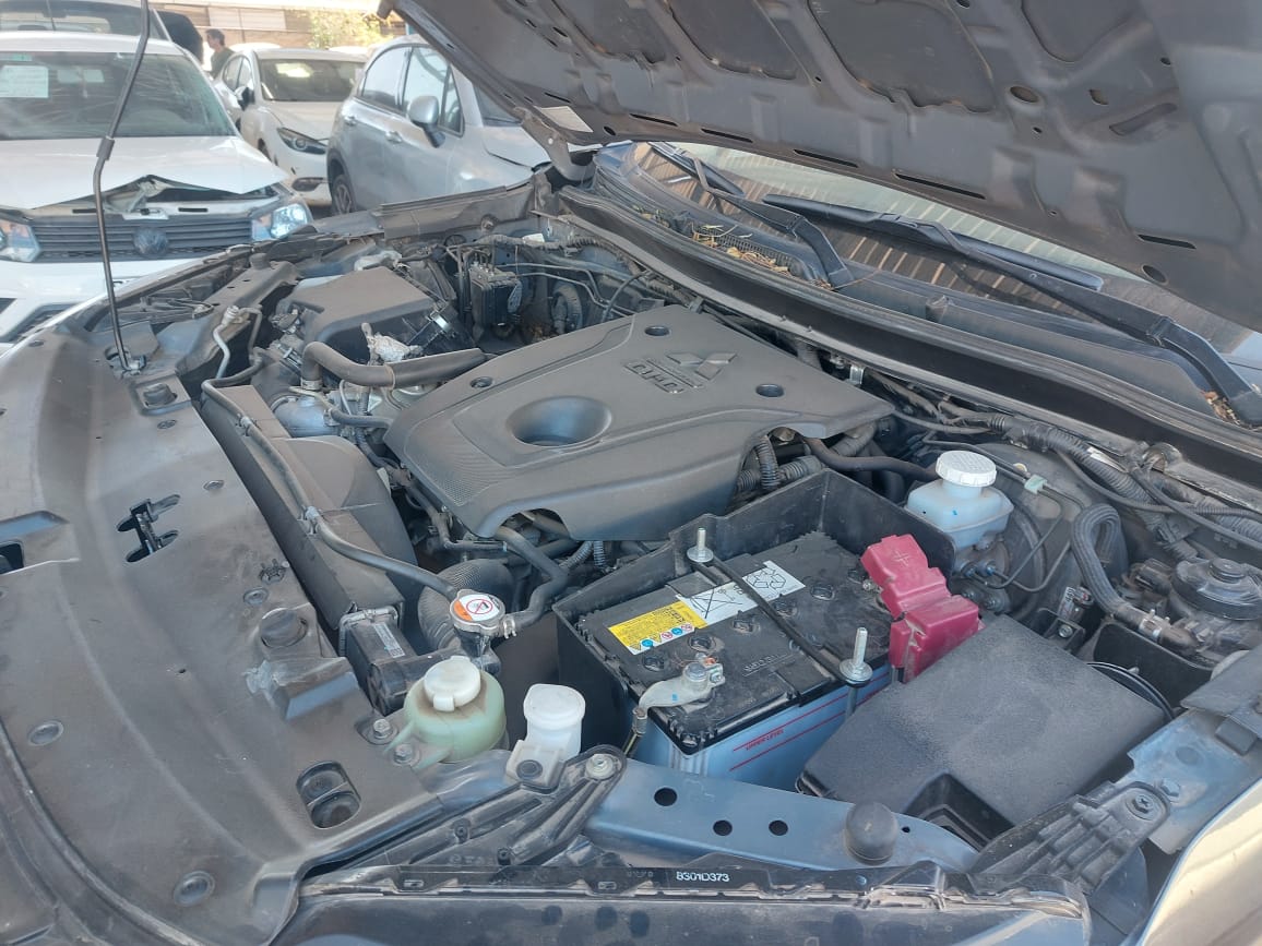 MITSUBISHI L 200 0000