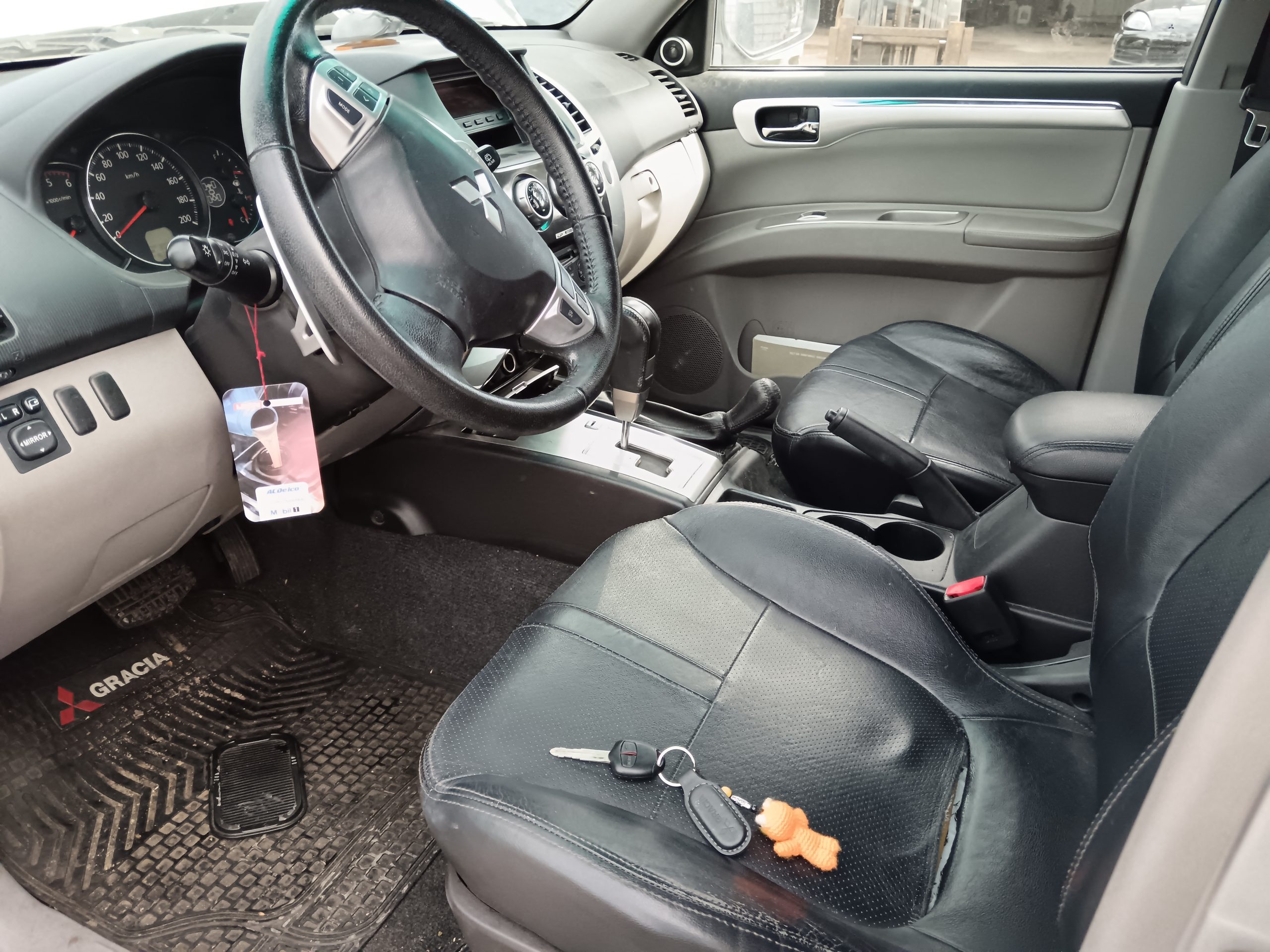 MITSUBISHI MONTERO 2013