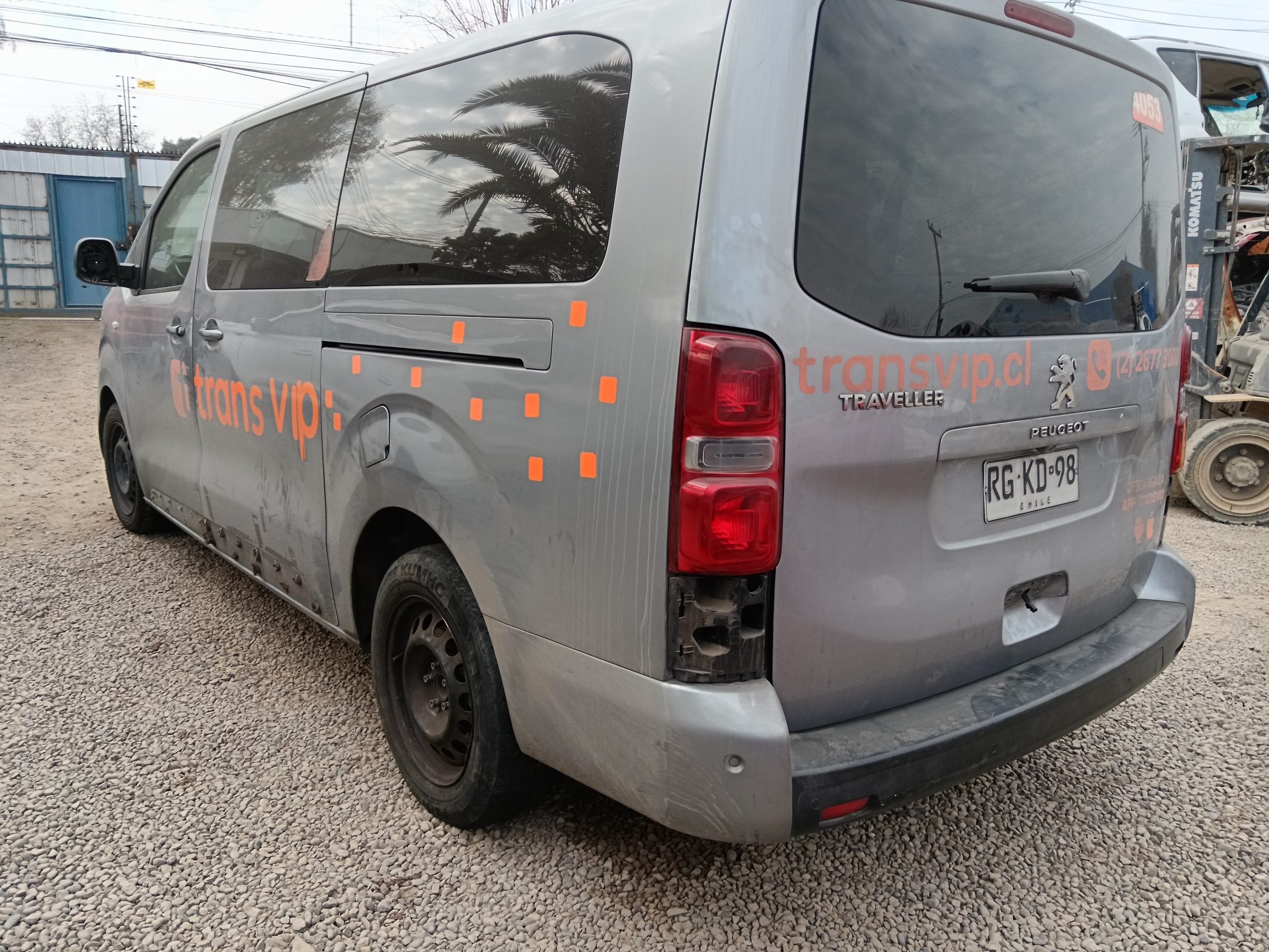 PEUGEOT TRAVELLER –