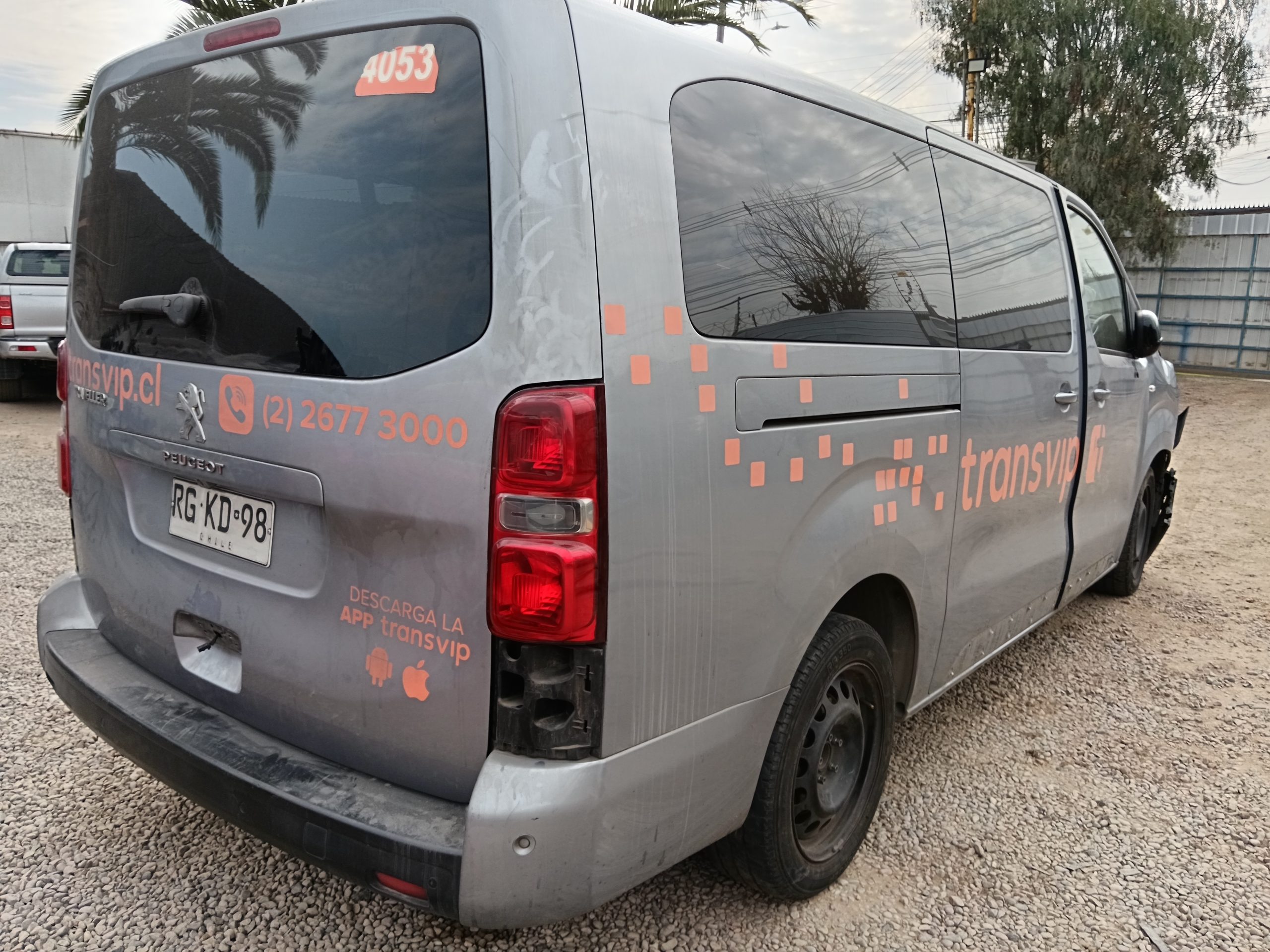 PEUGEOT TRAVELLER –