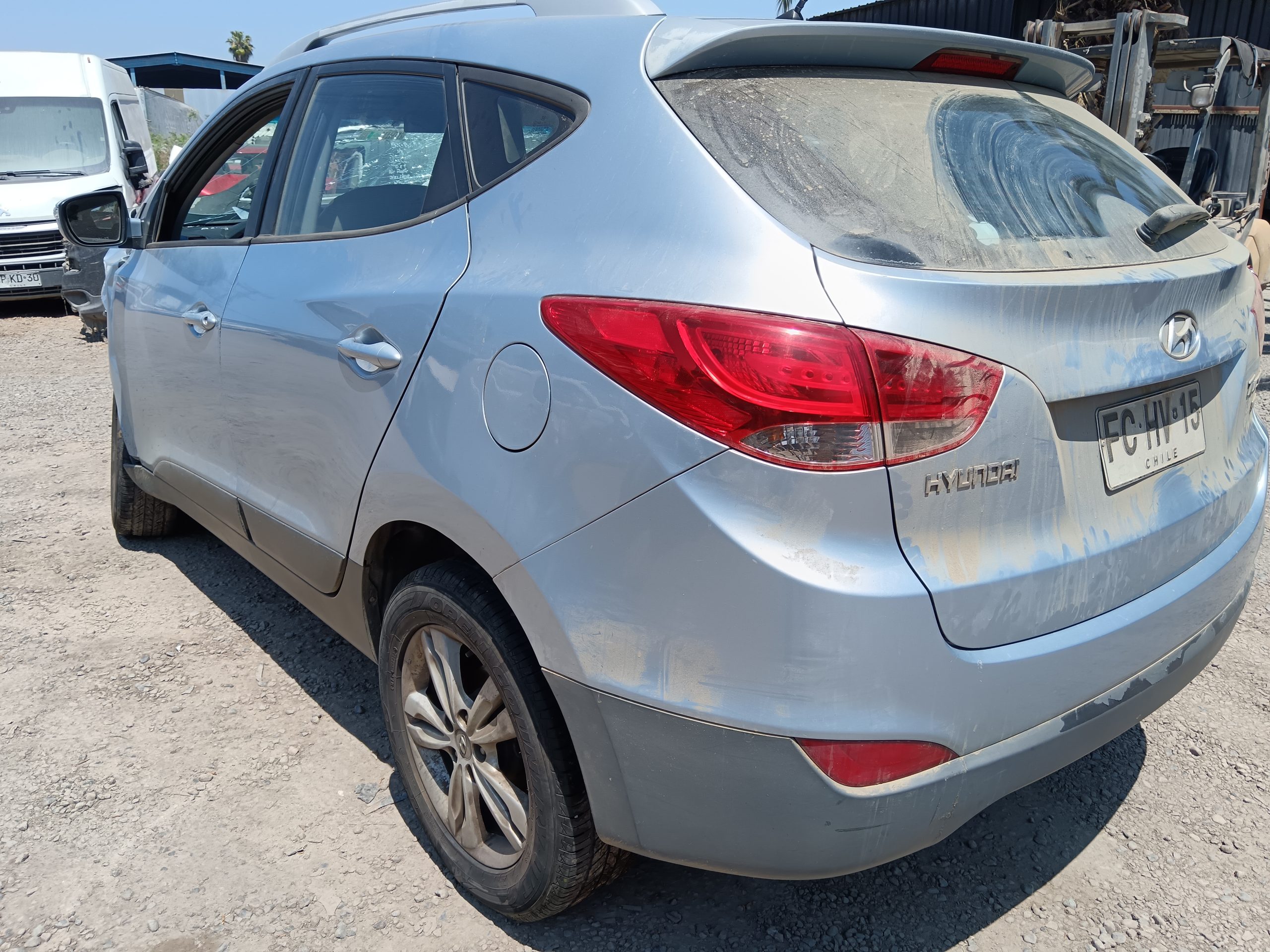 HYUNDAI TUCSON –