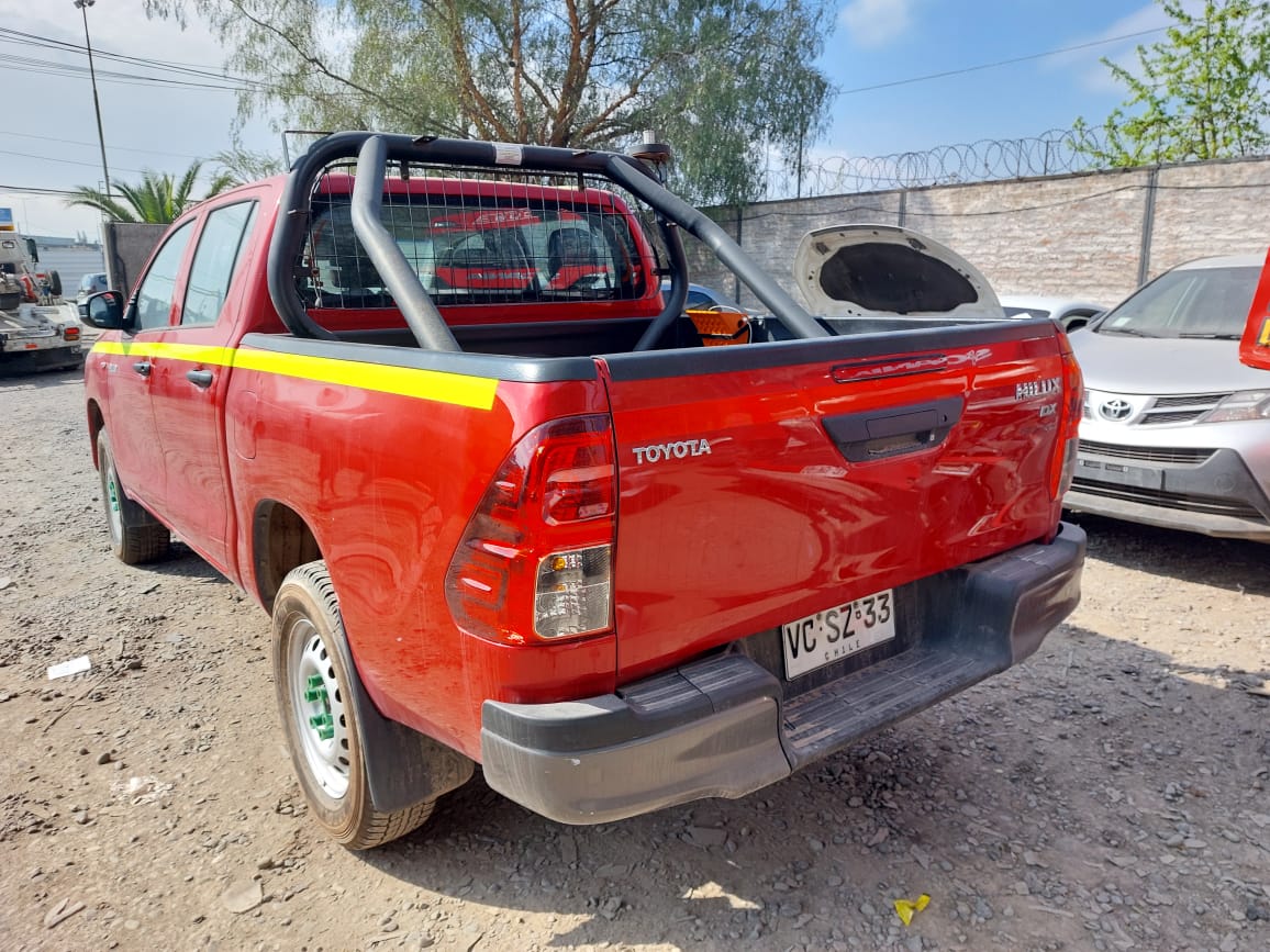 TOYOTA HILUX 2025