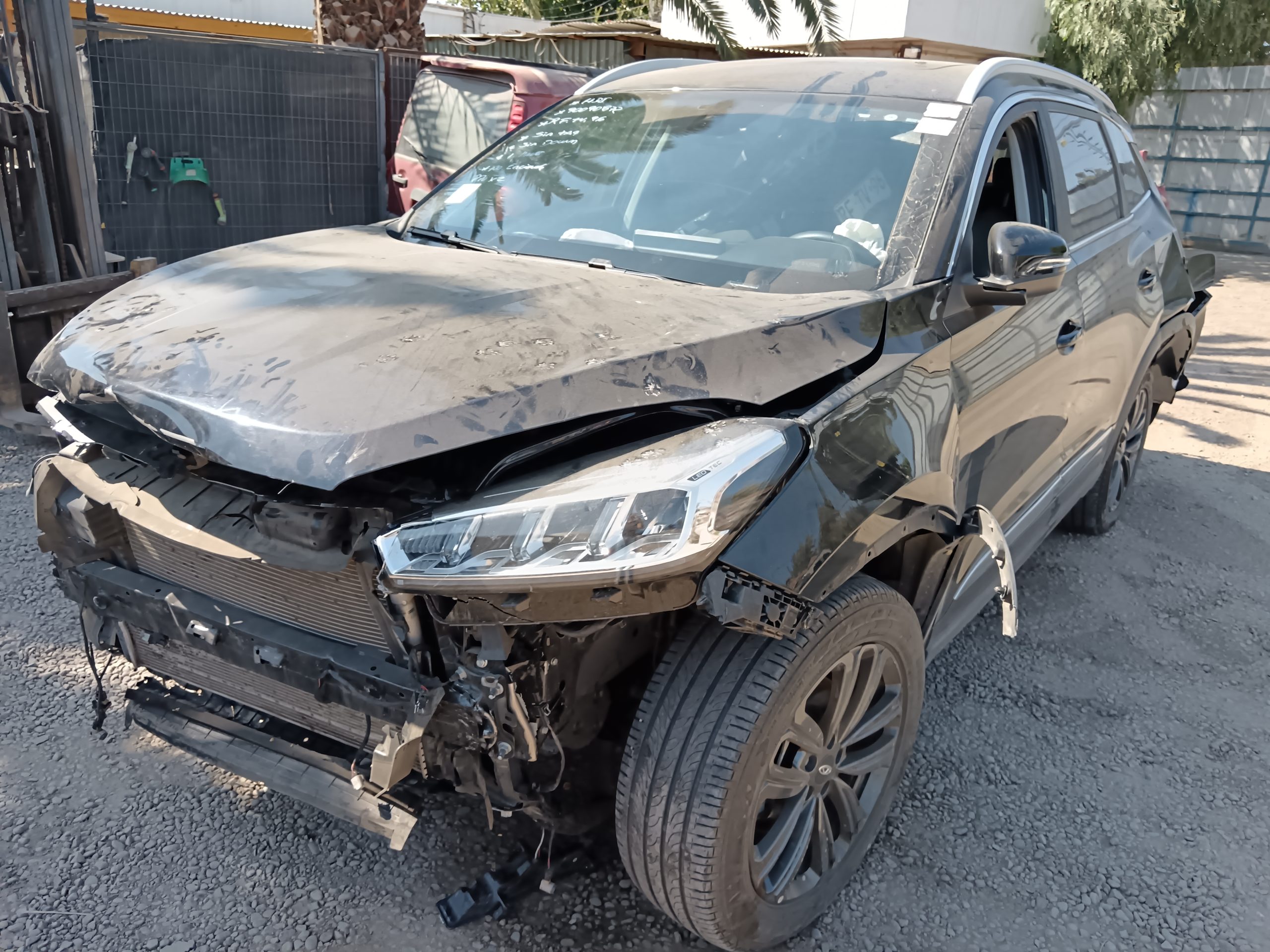 CHERY TIGGO 8 –