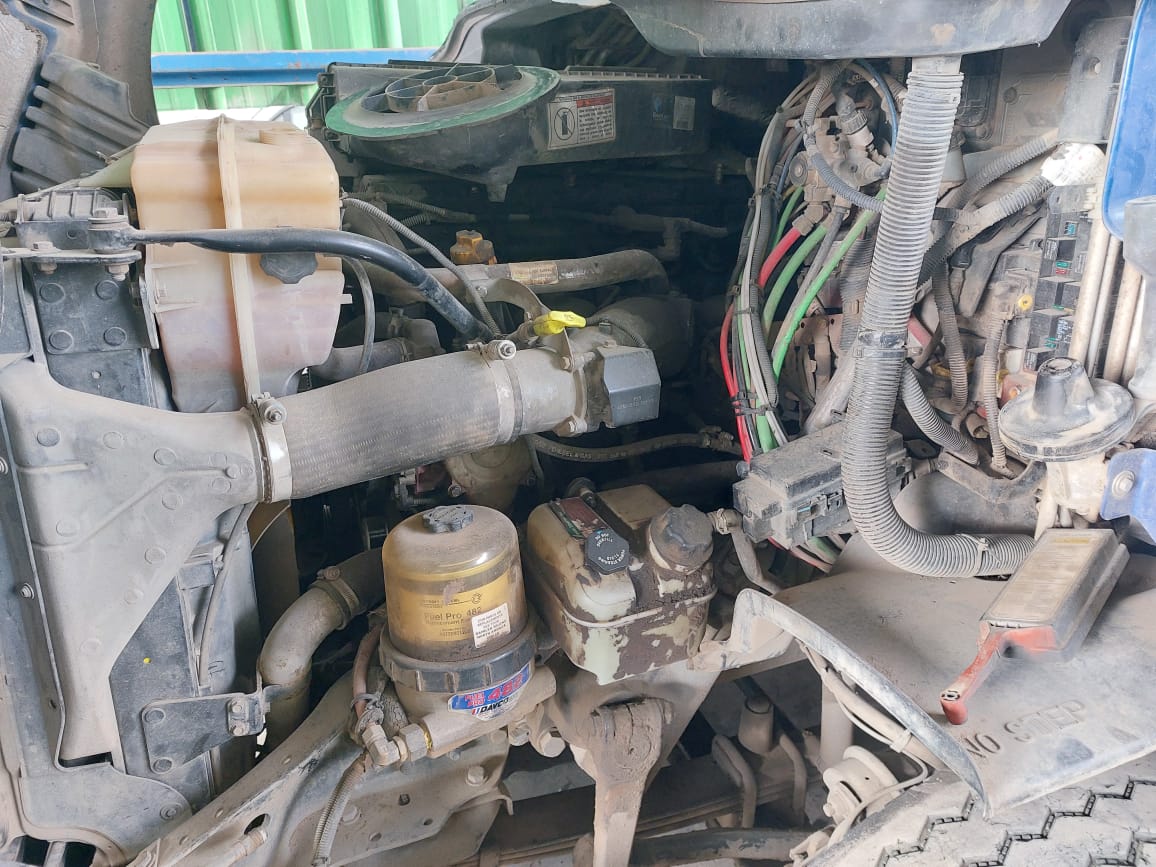 FREIGHTLINER CA113 2017