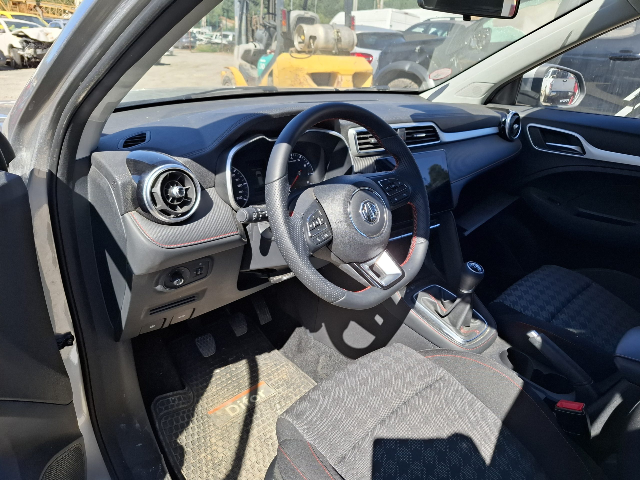 MG ZX 2025