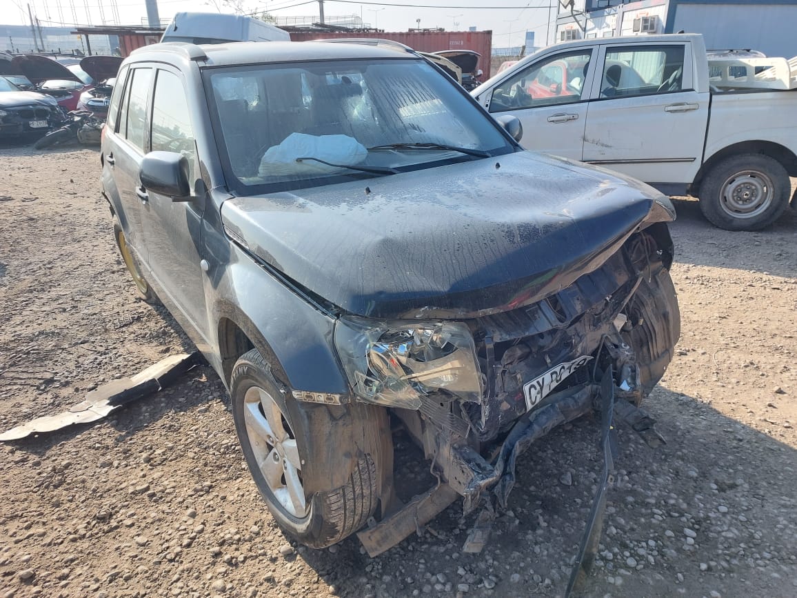 SUZUKI GRAND NOMADE 2011